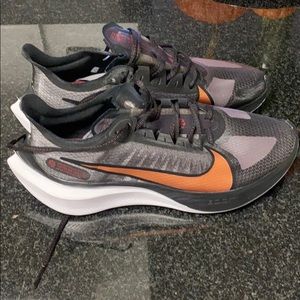 Nike Zoom Gravity Running Shoes